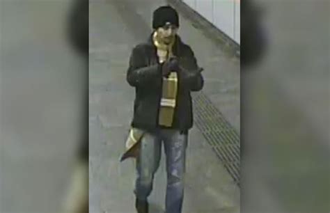 Gesucht Unbekannter zündet Rucksack in U Bahn Station an KOSMO