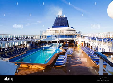 Open Air Pool Deck Norwegian Sun Cruise Ship Stock Photo Alamy