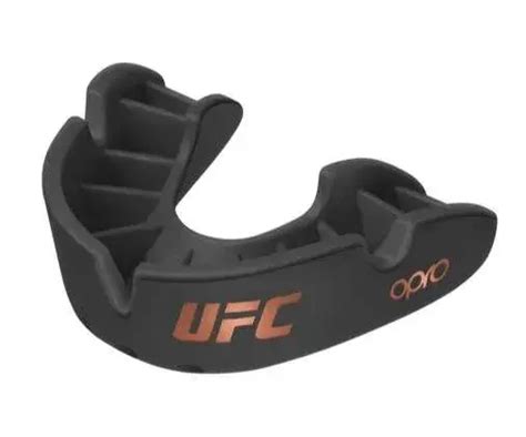 Ochraniacz na zęby firmy Opro pudełko czarny UFC BRONZE