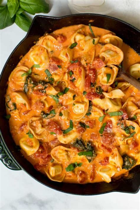 Creamy Tomato Basil Tortellini Spoonful Of Flavor