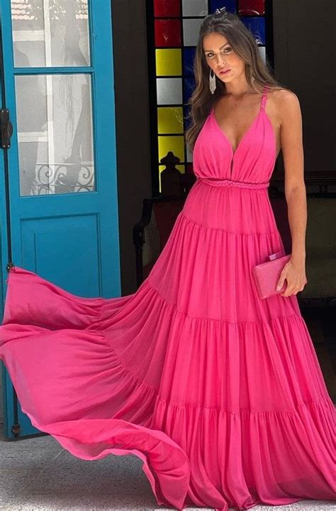 Vestido longo pink para madrinha fotos modelos e tendências 2022