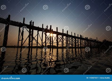 Ponte Do Bein De U Famosa E Ponte De Madeira Da Teca A Mais Longa