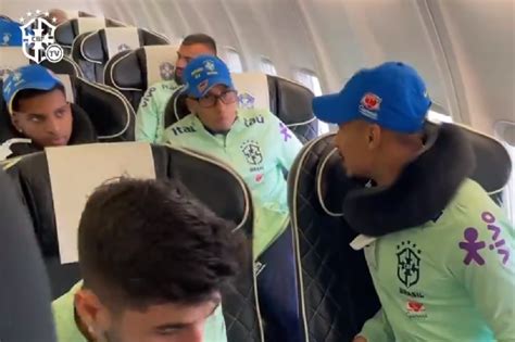 Vídeo André seleção chega a Madrid para encarar a Espanha