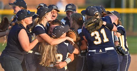 Here They Go Again Alexander Central Softball Headed To Another State