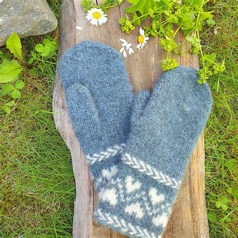 Ravelry Hjerteslag Votter Heartbeat Mittens Pattern By Mabe