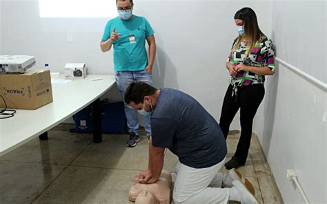 Colaboradores Do Heelj Recebem Reciclagem Sobre O Manejo Da Parada