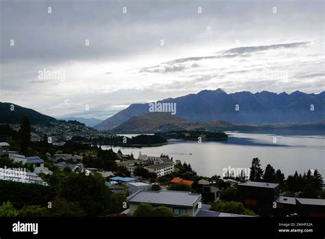 Lake Wakatipu Queenstown New Zealand Stock Photo Alamy