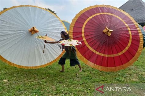 Festival Payung Solo Mencakup Puluhan Kelompok Seni Dan Komunitas