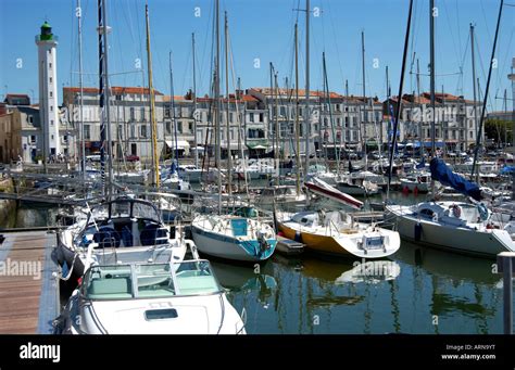 Old Lighthouse La Rochelle Hi Res Stock Photography And Images Alamy