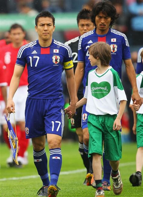 〈長谷部誠の引退〉なぜ、サッカー日本代表主将を8年間も続けられたのか？吉田麻也、遠藤航にも引き継がれるキャプテン像の源流 Wedge