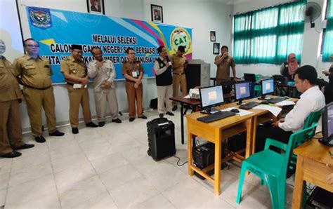 Bupati Muaraenim Tinjau Peserta Tes Cpns Muaraenim