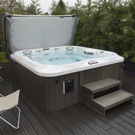 Les Avantages D Un Spa Jacuzzi Avicenne