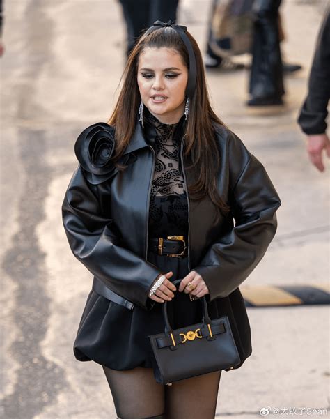 Massive Titties Selena Arriving At Jimmy In Mini Sexy Black Dress 🍼💋🥛