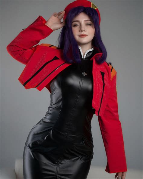 Você vai se apaixonar por esse cosplay da Misato de Neon Genesis