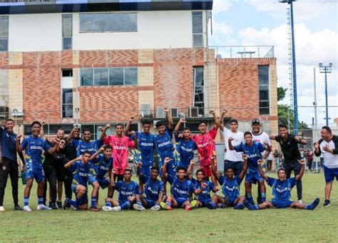 Cortes A Comunicaciones Afeb La Selecci N Masculina De F Tbol Campo