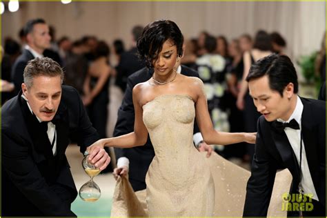 Watch Tyla S Sand Gown Get Cut Into A Mini Dress During Met Gala