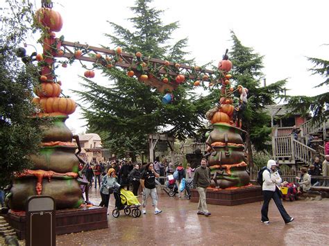 Halloween in Disneyland, Paris - Halloween Photo (2691333) - Fanpop