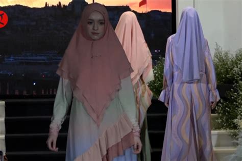 Rayakan Lebaran Dengan Busana Sentuhan Warna Lembut Antara News