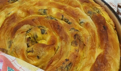 Празнична баница с лапад - топла и вкусна баница