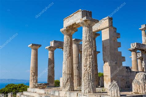 Aphaia temple on Aegina island, Greece — Stock Photo © bloodua #87667942