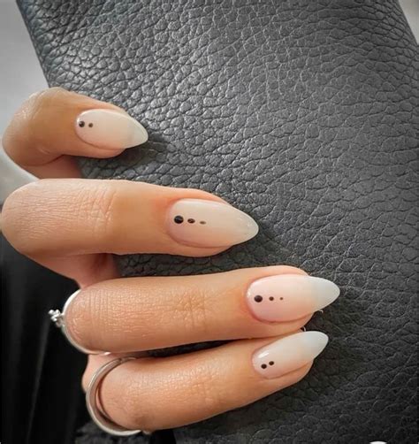 Nude Nails Classic Beautiful Trendy Almond Shape Stylish Nails Gel Nails Simple Nails