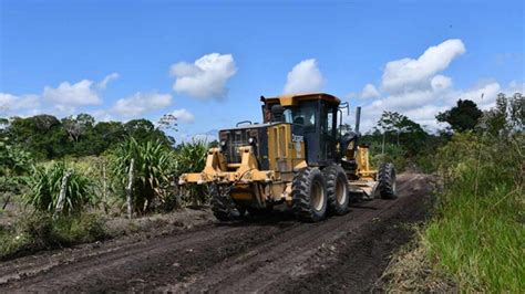 San Martín Realizan mejoramiento de vías en Yantaló Moyobamba