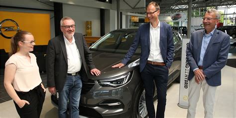 Opel Chef Michael Lohscheller Zu Besuch In Seiner Heimatstadt Bocholt