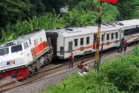 Dampak Anjloknya Kereta Pandalungan Di Tanggulangin Kai Daop Lakukan