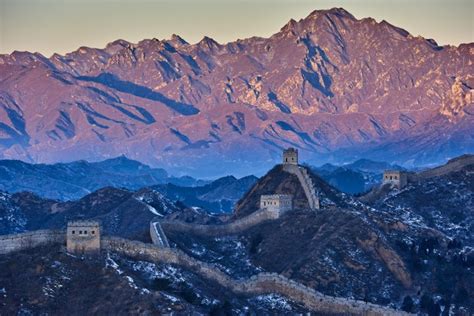 La Grande Muraille De Chine Abîmée Par Le Temps Et Par Les Touristes