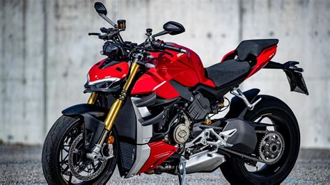 Ride Ducati Super Naked V S Youtube