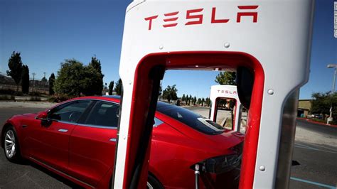 Tesla's superfans have made it a social media star. There's a catch. - CNN