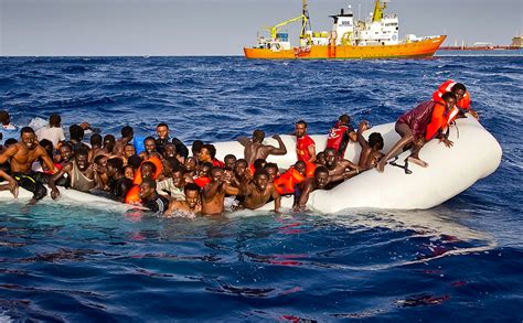 Italia Alerta Sobre Naufragio De Cientos De Inmigrantes En El