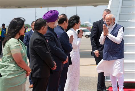 Pm Modi Reaches New York Receives Warm Welcome From Us Delegates