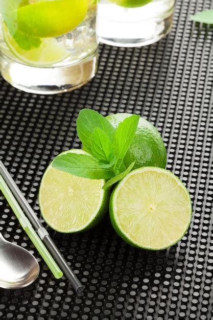 Premium Photo | Mojito cocktail and ingredients