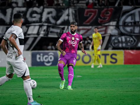 Alexander Barboza Ganha Data Para Confirmar Se Vai Jogar No Botafogo