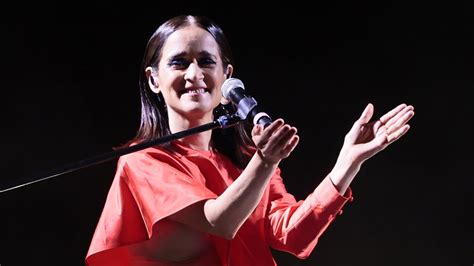 Julieta Venegas Y Vivir Quintana Ser N Honradas Por La Academia Latina De La Grabaci N