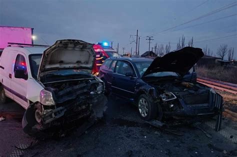 Accident grav în vestul țării Un șofer în vârstă de 72 de ani și un