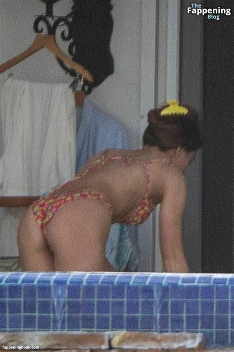 Hailee Steinfeld Nude OnlyFans Leaks Fappening FappeningBook