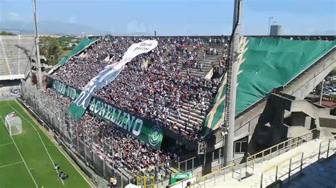 Salernitana Avellino La Coreografia Della Curva Sud Strappa Applausi