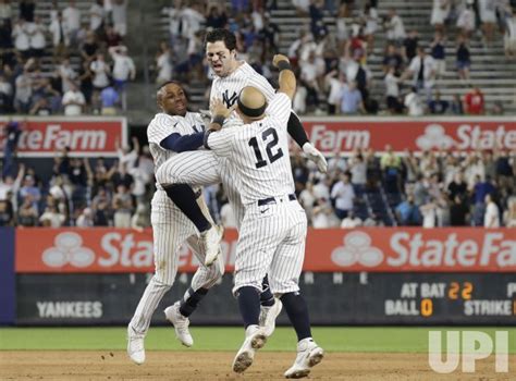 Photo New York Yankees Vs Philadelphia Phillies At Yankee Stadium