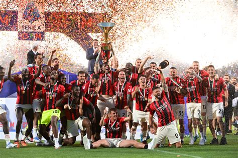 Milan campione d Italia la foto della premiazione Alfredo Pedullà