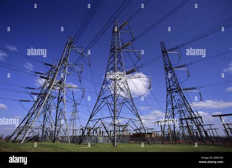 Giant Electricity Pylons At Monk Fryston Electricity Substation Stock