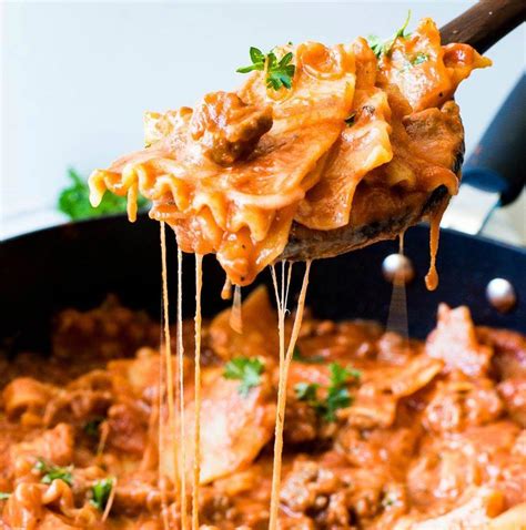 Easy Skillet Lasagna Maria S Mixing Bowl