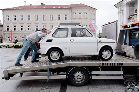 Na wadowicki rynek zjechały się motoryzacyjne legendy PRL