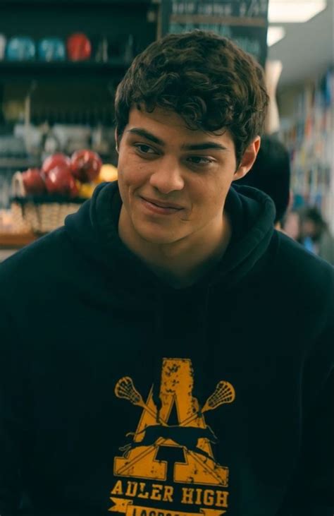 Noah Centineo Filmes De Amor Personagens De Filmes Filmes De Romance