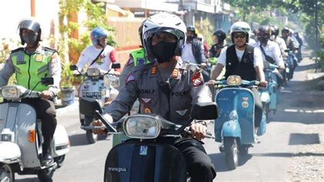 Gandeng Komunitas Vespa Polres Probolinggo Kota Bagikan 500 Paket