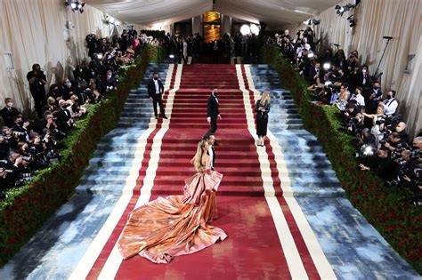 Met Gala Who Designs Its Fashionable Red Carpet