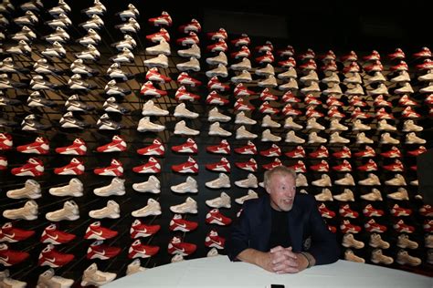 How Phil Knight Turned Nike From a Start-Up Sneaker Company Into a ...