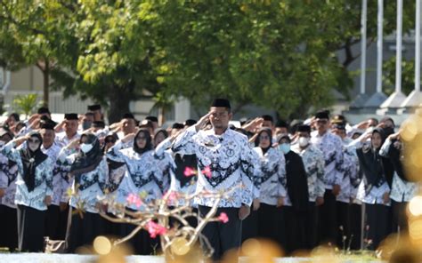 Pemkab Pemkab Pinrang Gelar Upacara Peringatan Hut Korpri Dan Pgri