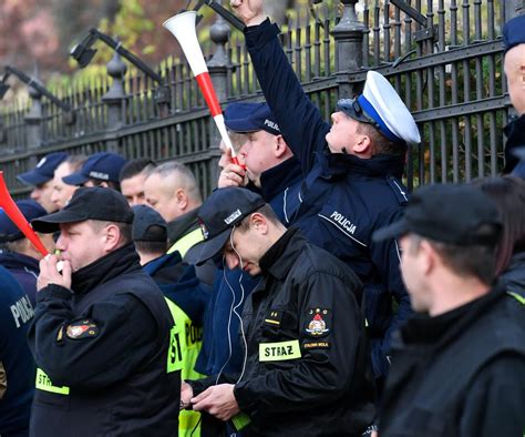 Wielki Protest Policjant W W Warszawie Demonstracja S U B Mundurowych